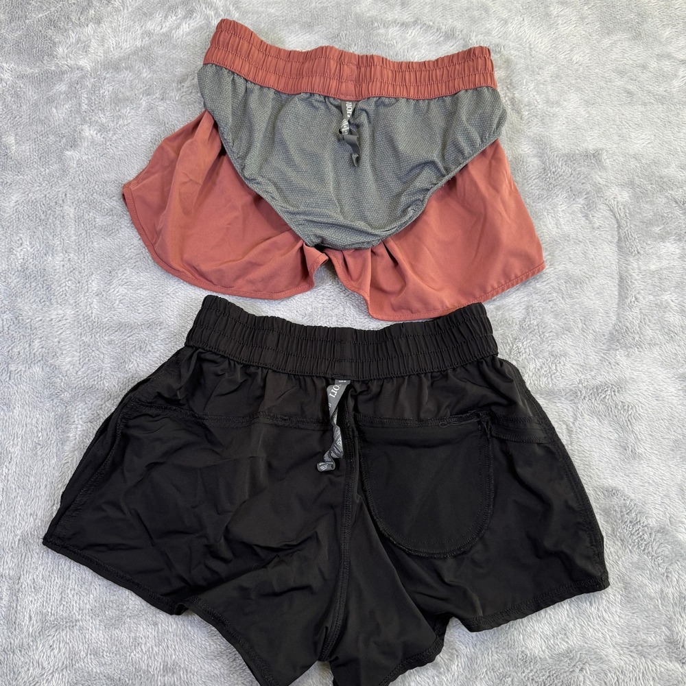Vuori Running Short Lot of 2 Women Small Black Red Clementine Dash 2" Inseam Gym - Picture 12 of 16